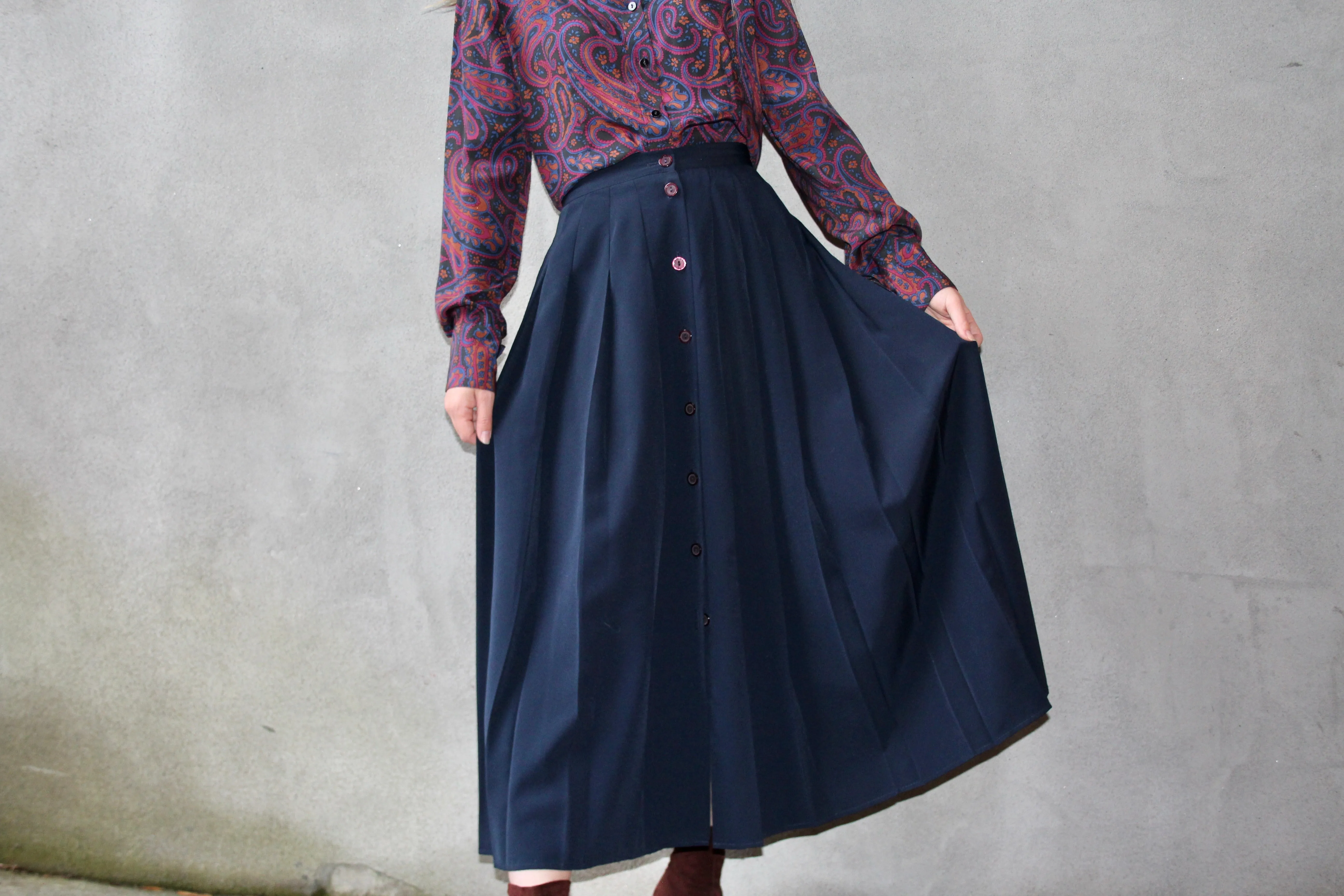 Vintage Navy Midi Skirt - 28
